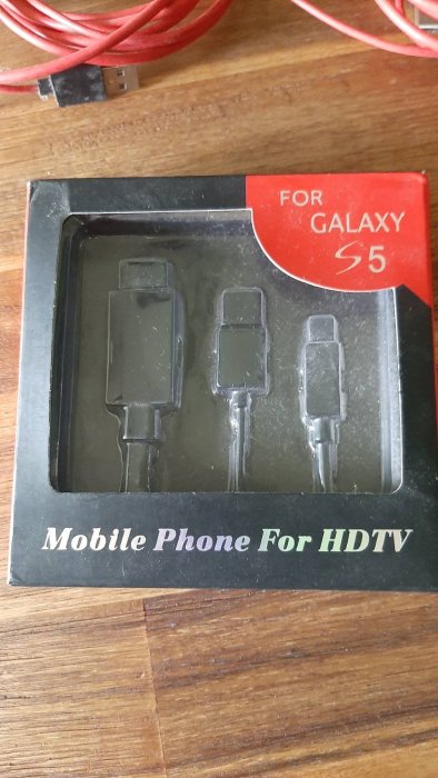 MHL to HDMI 有兩條 samsung 1條 sony htc1條