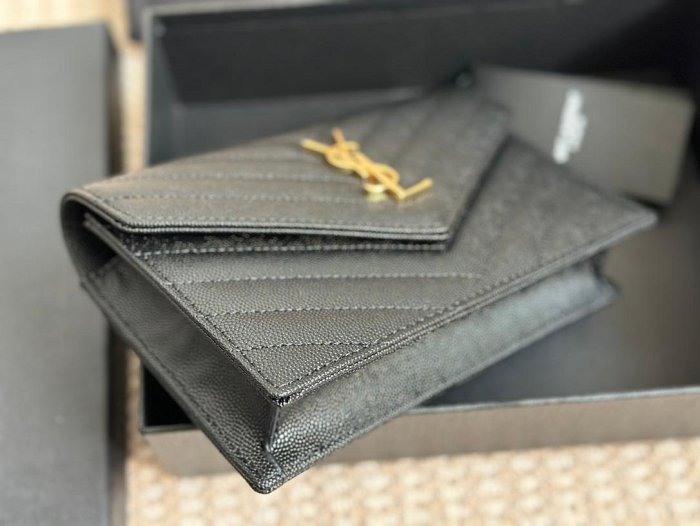 【二手】《廣州版》   包郵 MONOGRAM SAINT LAURENT YSL 經典SAI