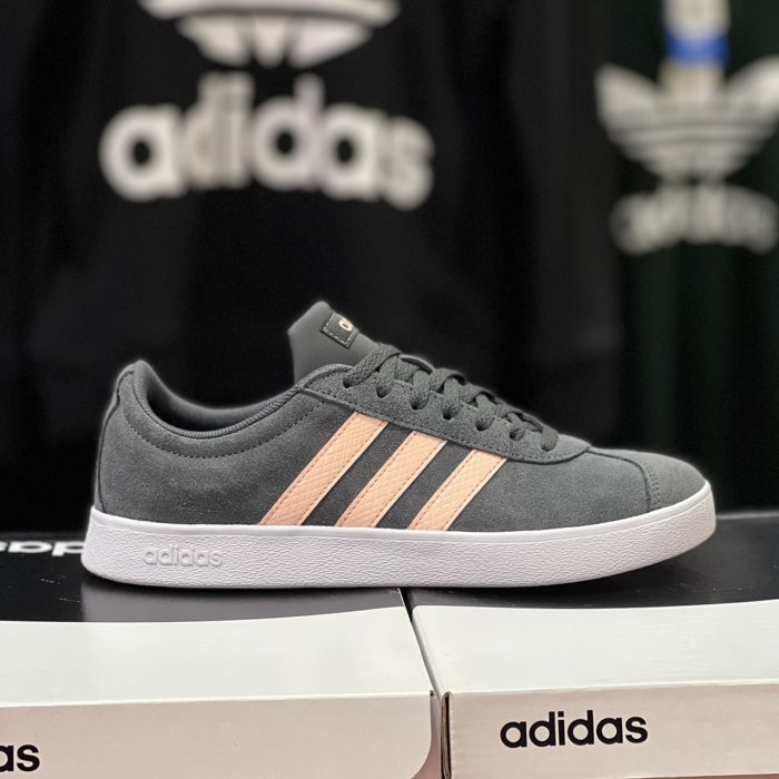 5號倉庫 7折 Adidas VL Court EE6786 女 休閒鞋 灰粉 麂皮 穿搭 休閒 舒適 原價2090