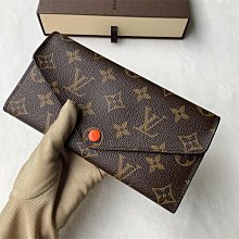 翡翠王.一元起標保證正品 高價品當場面交驗貨 LV LOUIS VUITTON 經典老花長夾子母長夾.有假包退.標多少賣多少