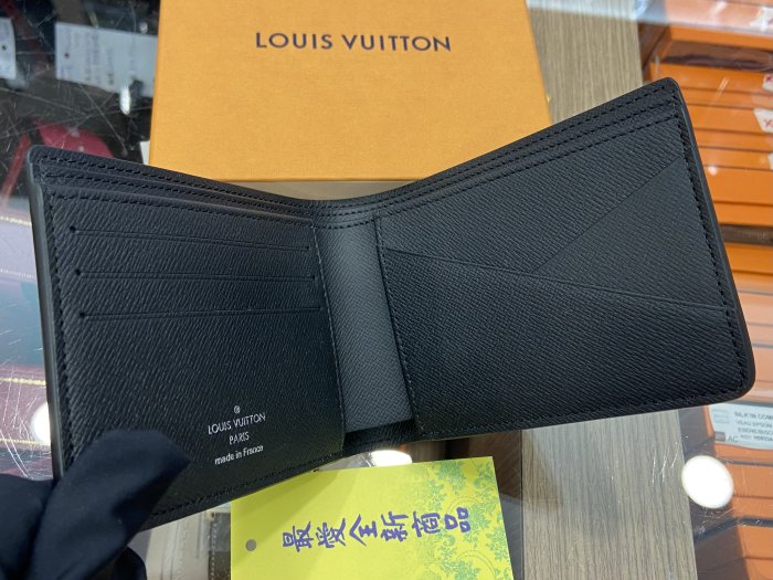 ☆最愛二手精品☆ LOUIS VUITTON LV 全新黑灰色原花字紋對開內交叉短夾皮夾 M61695 XG7875