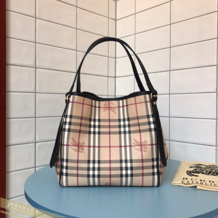 雅格精品代購 BURBERRY 巴寶莉 低調奢華戰馬格紋(1)變形購物手提包 美國outlet代購