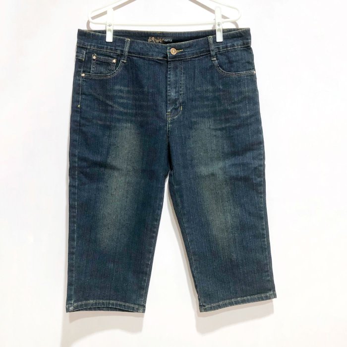 全新 CUTTLE JEANS 鑲鑽釦 直筒刷色中腰七分牛仔褲 3L