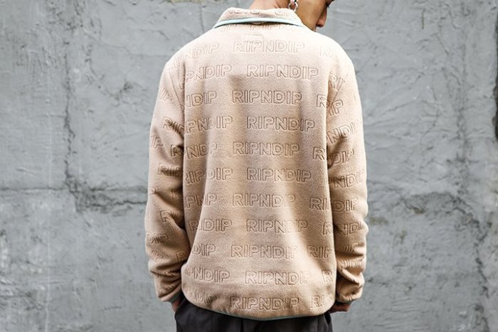 【QUEST】Repeat Brushed Fleece Half Zip Sweater 中指貓