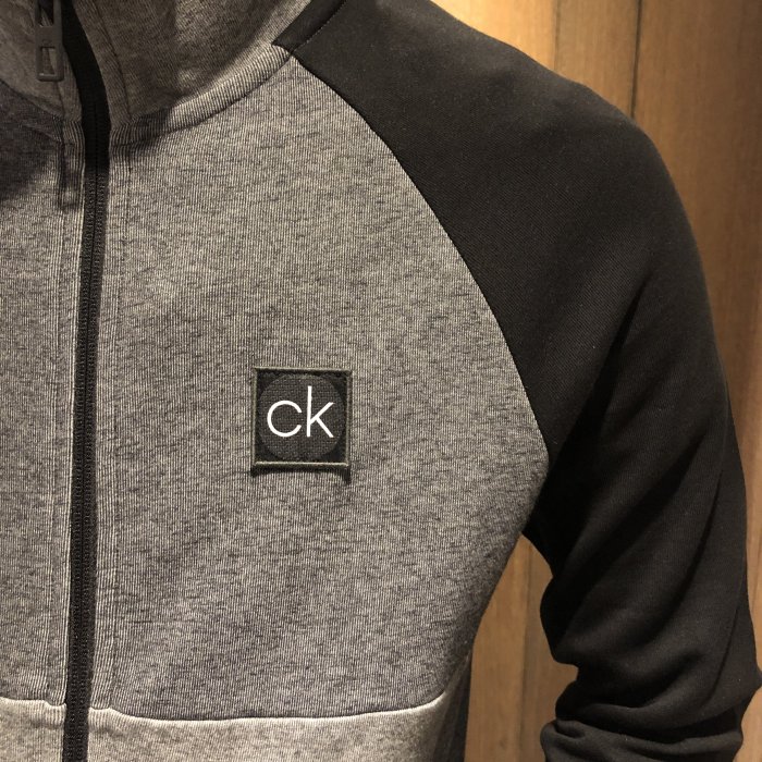 美國百分百【全新真品】Calvin Klein 外套 CK 夾克 防風 立領 棉質 logo 男 灰色 K069