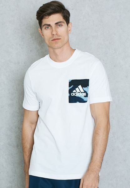 【鞋印良品】adidas 愛迪達 ESSENTIALS 補丁迷彩口袋 logo 運動T恤 白B47352 黑S98758