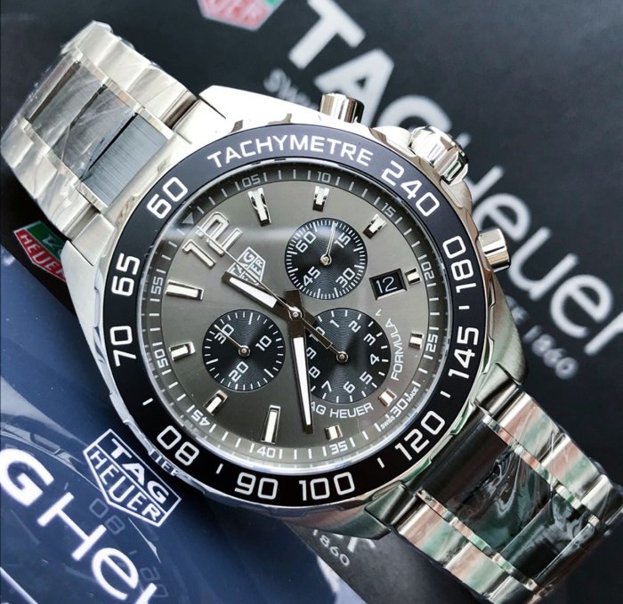 TAG HEUER Formula 1 灰色錶盤 黑色陶瓷+銀色不鏽鋼錶帶 石英 三眼計時 男士手錶 CAZ1011.BA0843 豪雅 F1