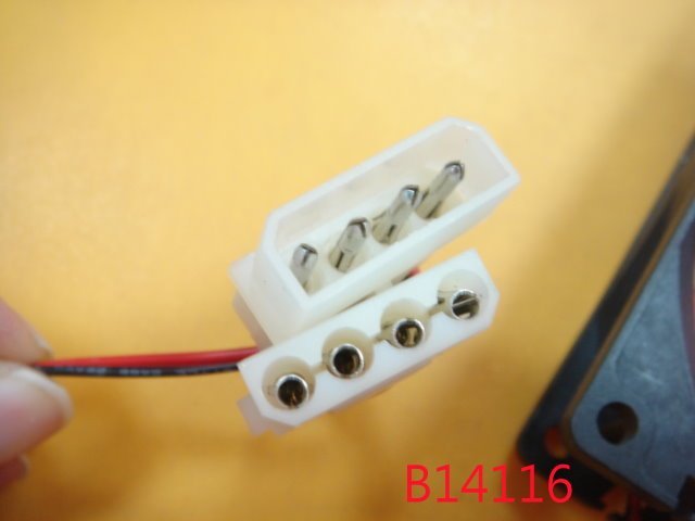 【全冠】曜越 9公分風扇9.2*9.2*2.5公分DC12V0.13A.2線/大4P A9225L12S(B14116)