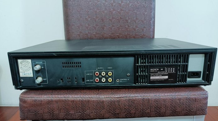 懷舊珍藏  Sony VHS錄放影機 SLV-77HF可正常撥放操作功能