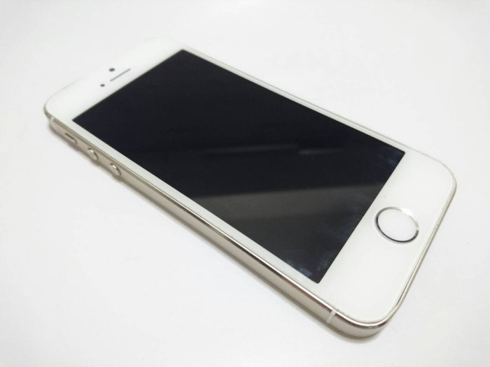 ☆手機寶藏點☆盒裝 iPhone 5S 16G 公司貨 金色【附全新旅充+9h保護貼+全新耳機】宅配優惠免運Q33X