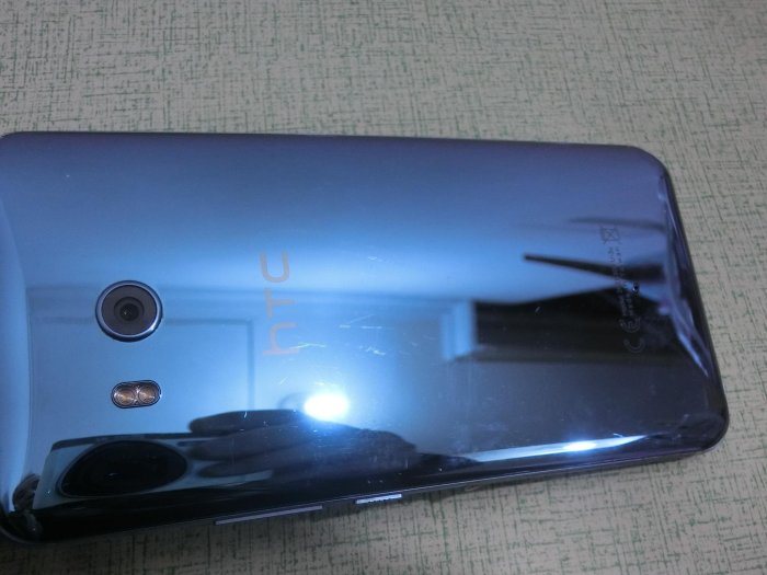 HTC U11 U-3U 64G 高通835 5.5吋 功能正常 螢幕裂 請看說明