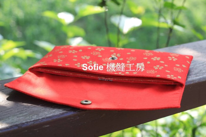 Sofie 機縫工房【浪漫櫻花 唐草紋】加大版橫式紅包袋 存摺收納袋 紅色燙金萬用收納包 可放10萬元千元新鈔 手作手工