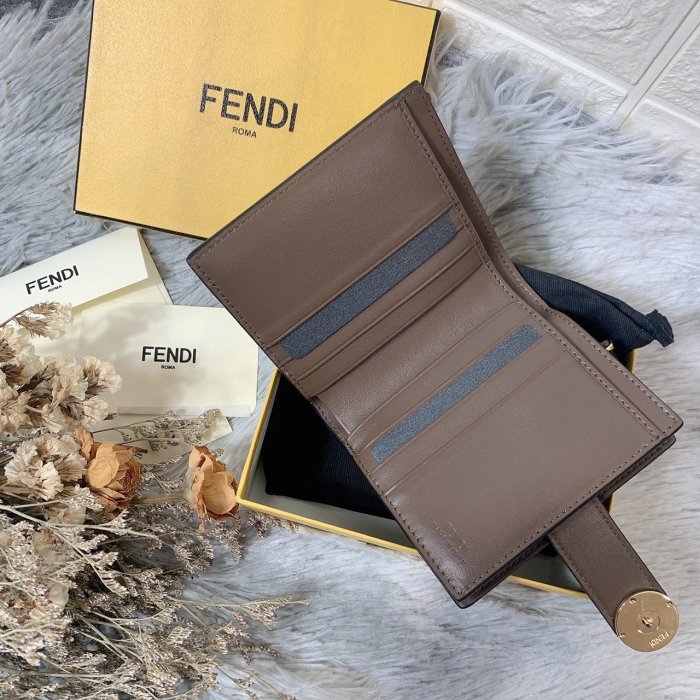 FENDI FF 三折短夾