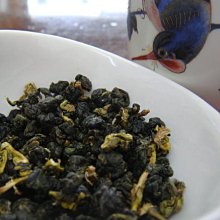 【茶葉館】茶農直營.112年春茶(梨山華岡高冷茶)茶香.甘醇.耐泡、含運！