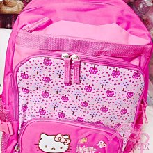 ♥小花花日本精品♥ Hello Kitty 凱蒂貓蘋果樹書包 女生好實用學生書包 上學用 容量大  41000304