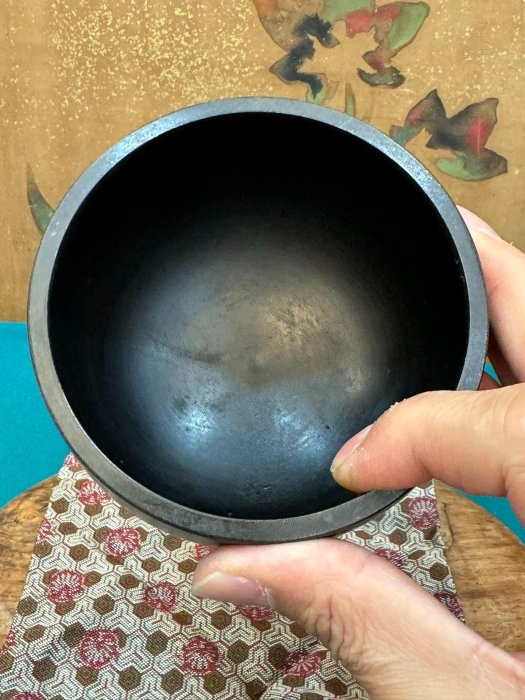 z日本回流銅磬銅缽一個，請聽一下視頻的敲擊聲，非常好聽，清澈悠