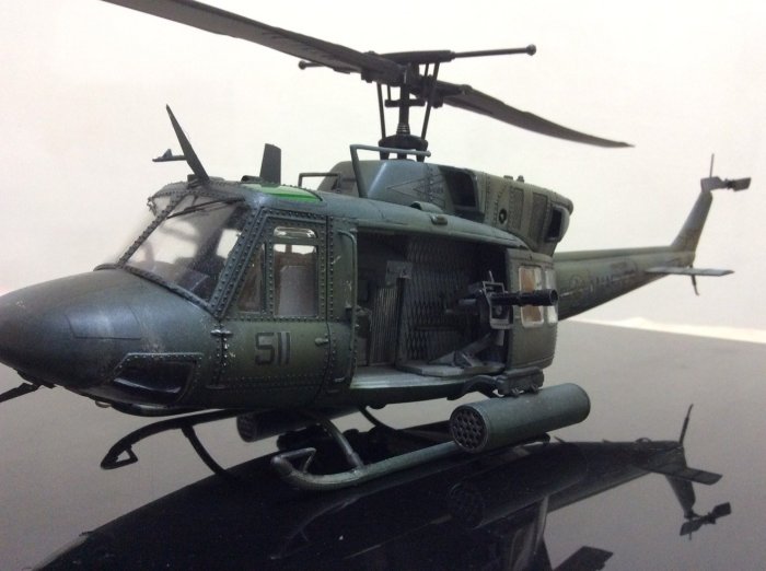 Uh1n 1/35大比例uh1n美國海軍陸戰隊專用直昇機