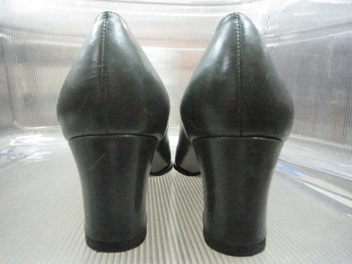 英國製BALLY小羊皮女鞋跟鞋包鞋非國製lv義大利COACH格紋元起標Hermes CD MIU TODs