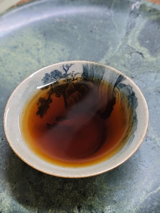 石在有趣~藏茶嚐茶/2005中茶7572綠印熟餅