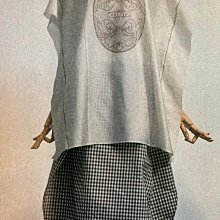 [最後折扣出清] 國內設計師葉珈伶 CHARINYEH 同名品牌-印圖盤釦方袖衣
