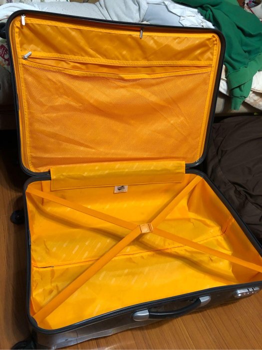 美國旅行者 American Tourister 29吋行李箱 輪子氧化脫皮