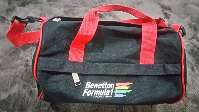 Benetton 女用小提包 可斜背 黑色