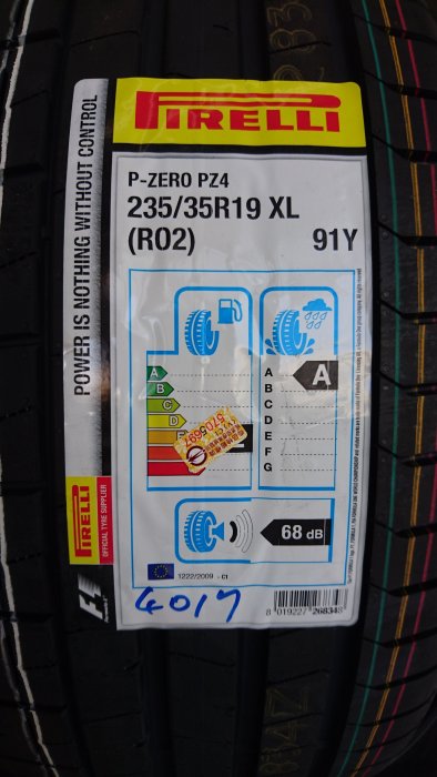 PIRELLI 倍耐力P ZERO PZ4 235/35/19 全新胎( 完工價一條6000，義大利