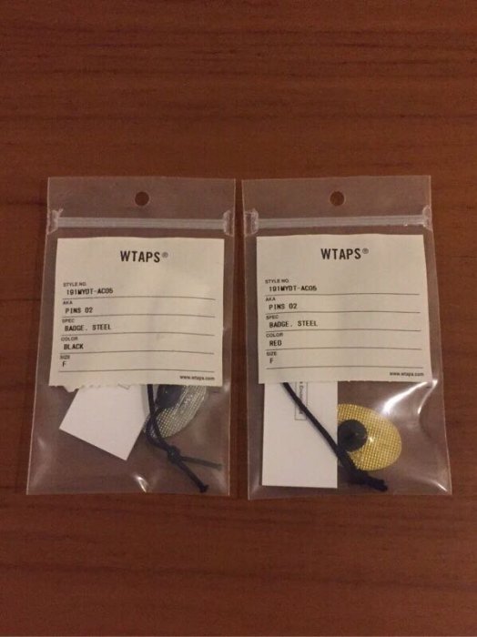 ✩081の部屋✩Wtaps 19ss WARFARE pin 別針小物wtvua TET 西山標語紅黑