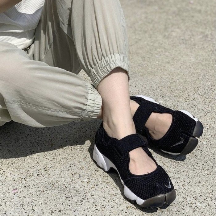 =CodE= NIKE WMNS AIR RIFT BR 魔鬼氈透氣網忍者慢跑鞋(黑白) 848386-001 W 女