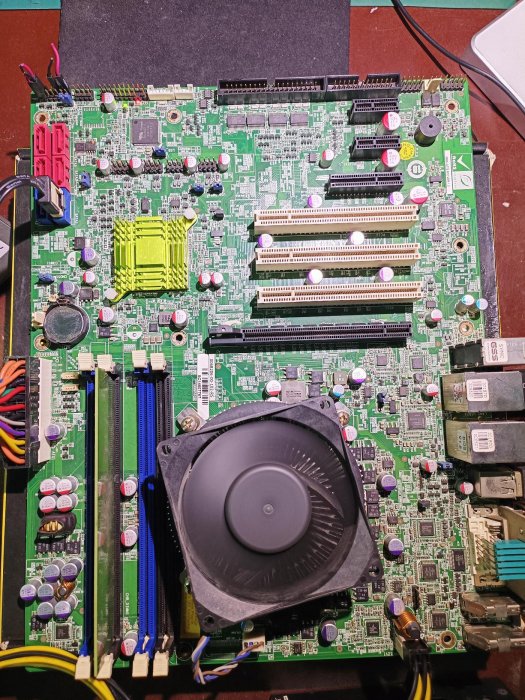 IEI威強IMBA-Q770-R10工控機主板 三代 Intel FCLGA1155針腳 工業級強板 功能正常 附原廠CPU散熱器