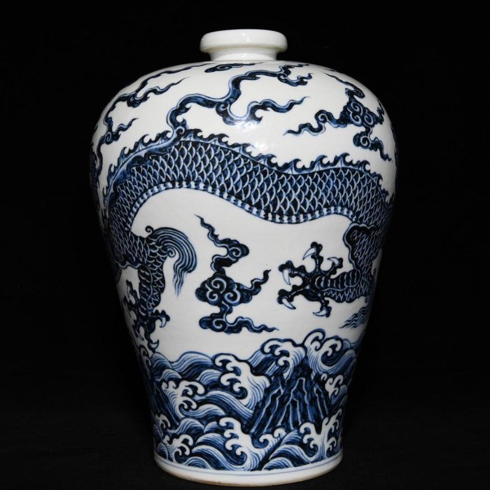 明宣德青花龍紋梅瓶，高39.5cm直徑27.5cm，編號151530