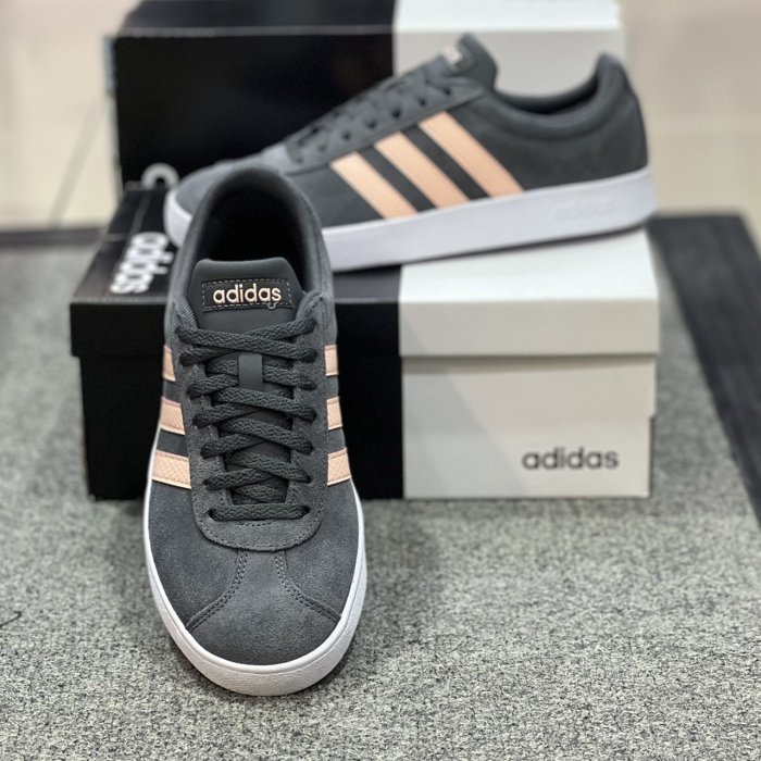 5號倉庫 7折 Adidas VL Court EE6786 女 休閒鞋 灰粉 麂皮 穿搭 休閒 舒適 原價2090