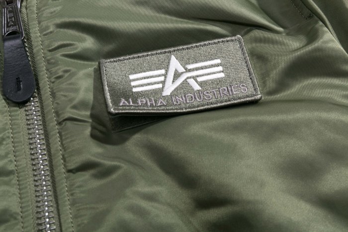 【YOYOGI PLUS】ALPHA MA-1 FLEX SLIM FLIGHT JACKET 徽章貼布 合身版 (綠)