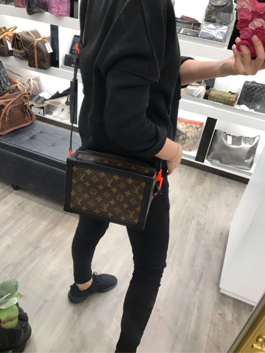 Louis Vuitton MONOGRAM Soft trunk (M44730)