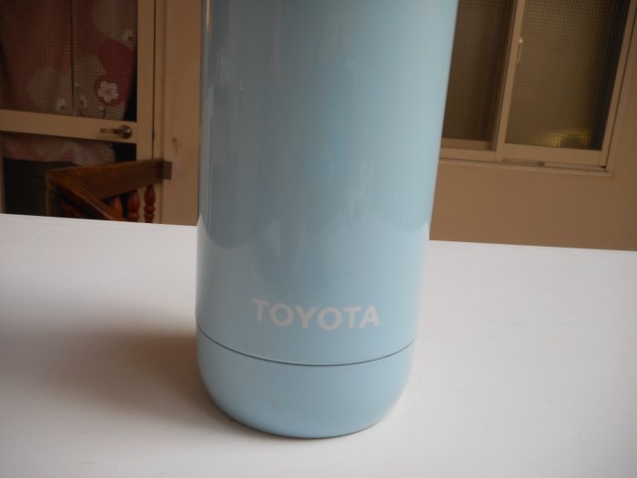 2手新~TOYOTA不鏽鋼保溫瓶..保冷瓶.保溫杯(有蓋杯/粉藍色.500ml)