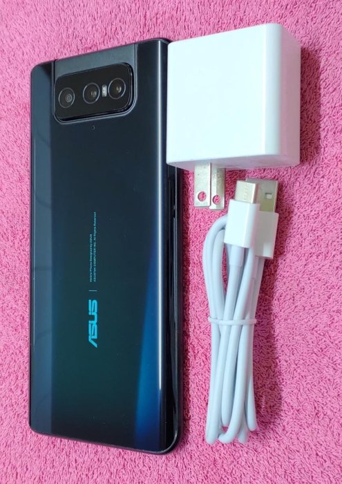 華碩ZenFone 7  型號: ZS670KS 6.67吋 5G+4G雙卡雙待 Android 12  4800萬畫素 6G/128G 二手 外觀九成新