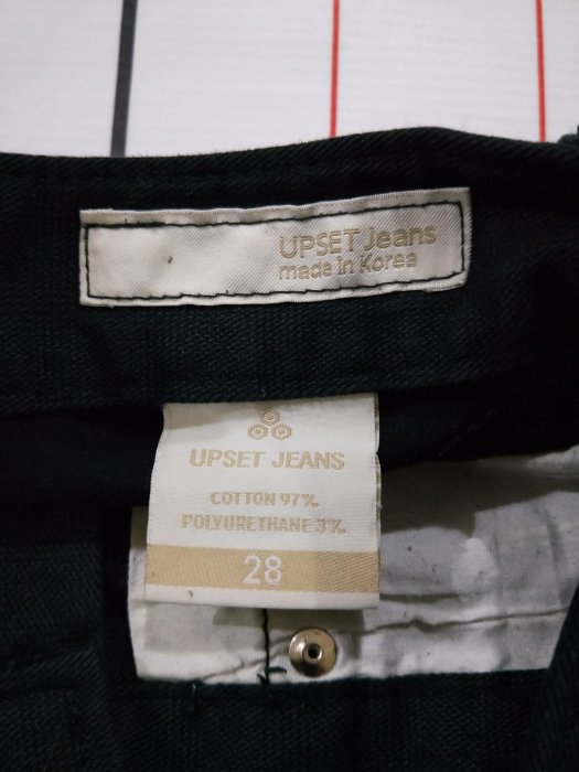 【二手衣櫃】韓國品牌 UPSET JEANS 正韓 帥氣黑色牛仔褲 28腰 修身窄管顯瘦長褲 韓版牛仔褲 1071015