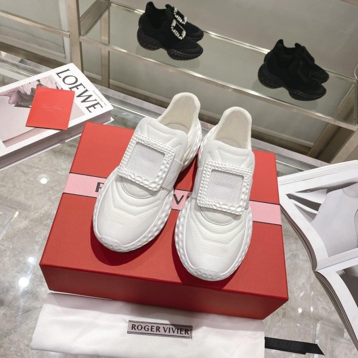 【Lydia代購】Roger Vivier 2023新款老爹鞋女厚底增高網面運動鞋百搭休閒鞋 35-40 白色