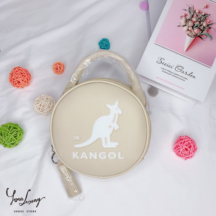 【Luxury】Kangol袋鼠圓桶包 四款 半桶包 後背包 雷射包 側背包 皮革 托特包 經典LOGO 水桶包 斜背包