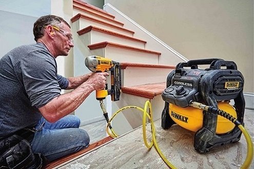 含稅【新宇五金工具行】美國 DEWALT 得偉 DCC2560T1 60V 無刷馬達充電式空壓機！(特價)