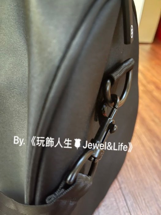 品牌VIP經典贈品MAKE UP系列💯 Chanel 超美 基本款皮質LOGO 加厚尼龍防潑水材質 黑白配色 旅行袋 斜背包 行李袋