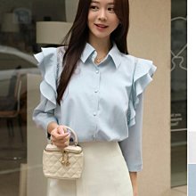 CLICK&FUNNY獨家官方授權 四月新品【CEAECF148R】正韓 流動的藍色海洋花卉蕾絲拼接雙層荷葉襯衫上衣 ~首爾蝶衣