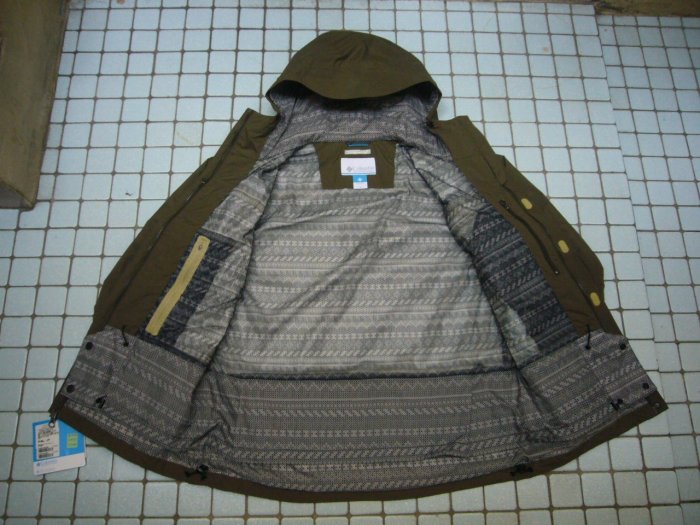 特價5折全新吊牌未拆 Columbia 防風防水透氣外套North Face GORE-TEX ATUNAS