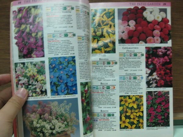 【愛悅二手書坊 08-24】THE SEED CATALOGUE 2002