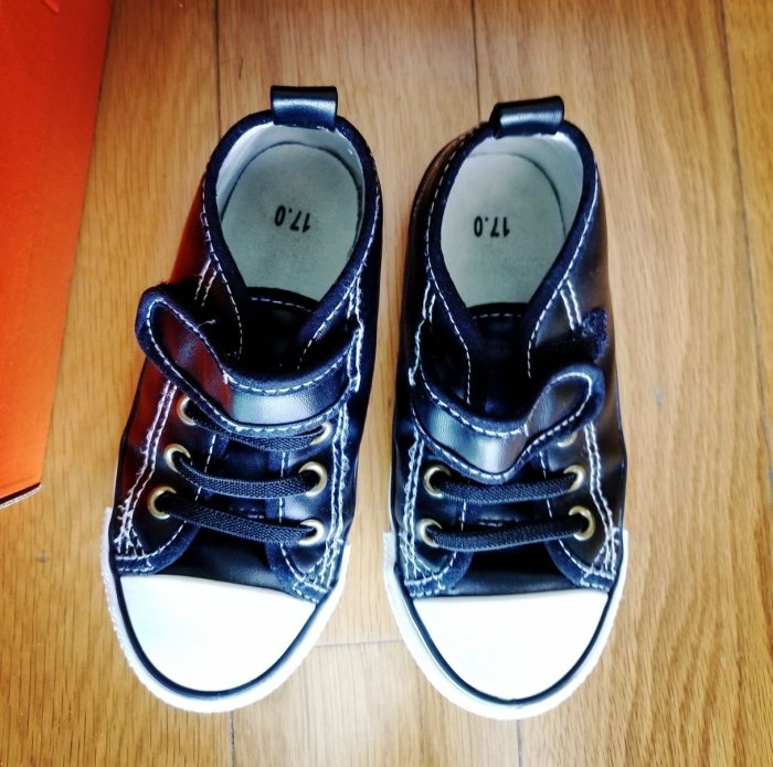 日本購入 真皮帆布鞋 童鞋 編織鞋 10C ,16公分 新舊如圖 
 
非nike，只是放鞋盒來標明尺碼