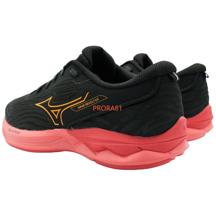 Mizuno J1GD 黑X紅X橘 REVOLT 3 女慢跑鞋，下層ENERZY發泡中底【一般型，輕量，舒適】319M