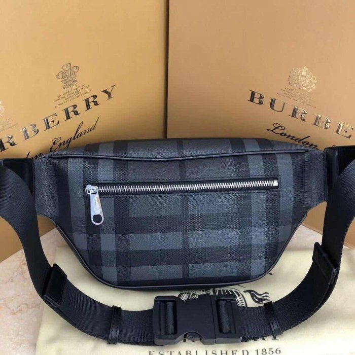 專櫃品質全新正品 BURBERRY 博柏利 ECONYL?Sonny 黑色 尼龍 中號 男士 腰包 胸包 斜背包