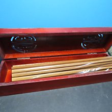 【競標網】高級漂亮花梨木製鑲貝筷子收納盒加10雙筷子(天天超低價起標、價高得標、限量一件、標到賺到)