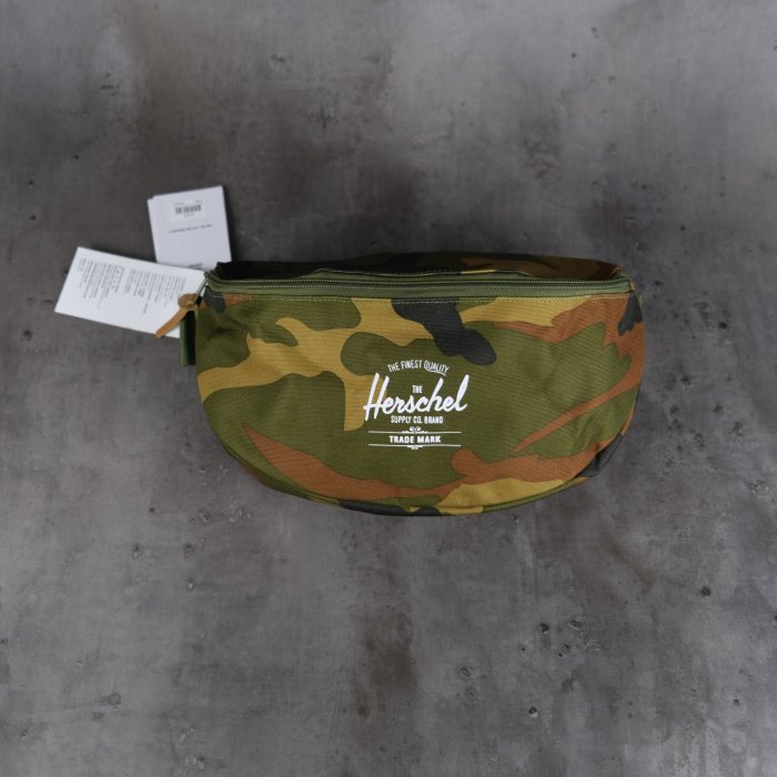 Herschel Sixteen 腰包男女斜 挎包 胸包 新版Ykk拉鍊 10016-00032-OS