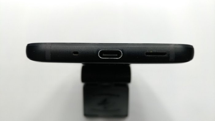 九成新HTC U11+ 4G/64G 極鏡黑 6吋 2K+顯示螢幕 3D曲面水漾玻璃 3,930mAh電量 IP68防水